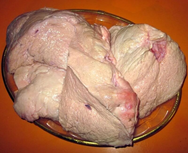 Как приготовить вымя. Коровье вымя приготовленное. Как приготовить вымя. Вымя отварное. Как приготовить вымя.