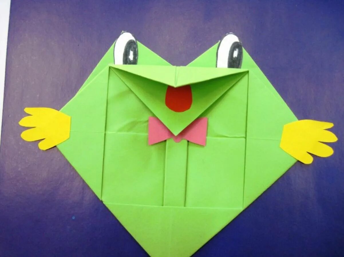 Лягушка из бумаги. Оригами для детей лягушка. Бумажная игрушка лягушка. Оригами квакушка. Говорящее оригами