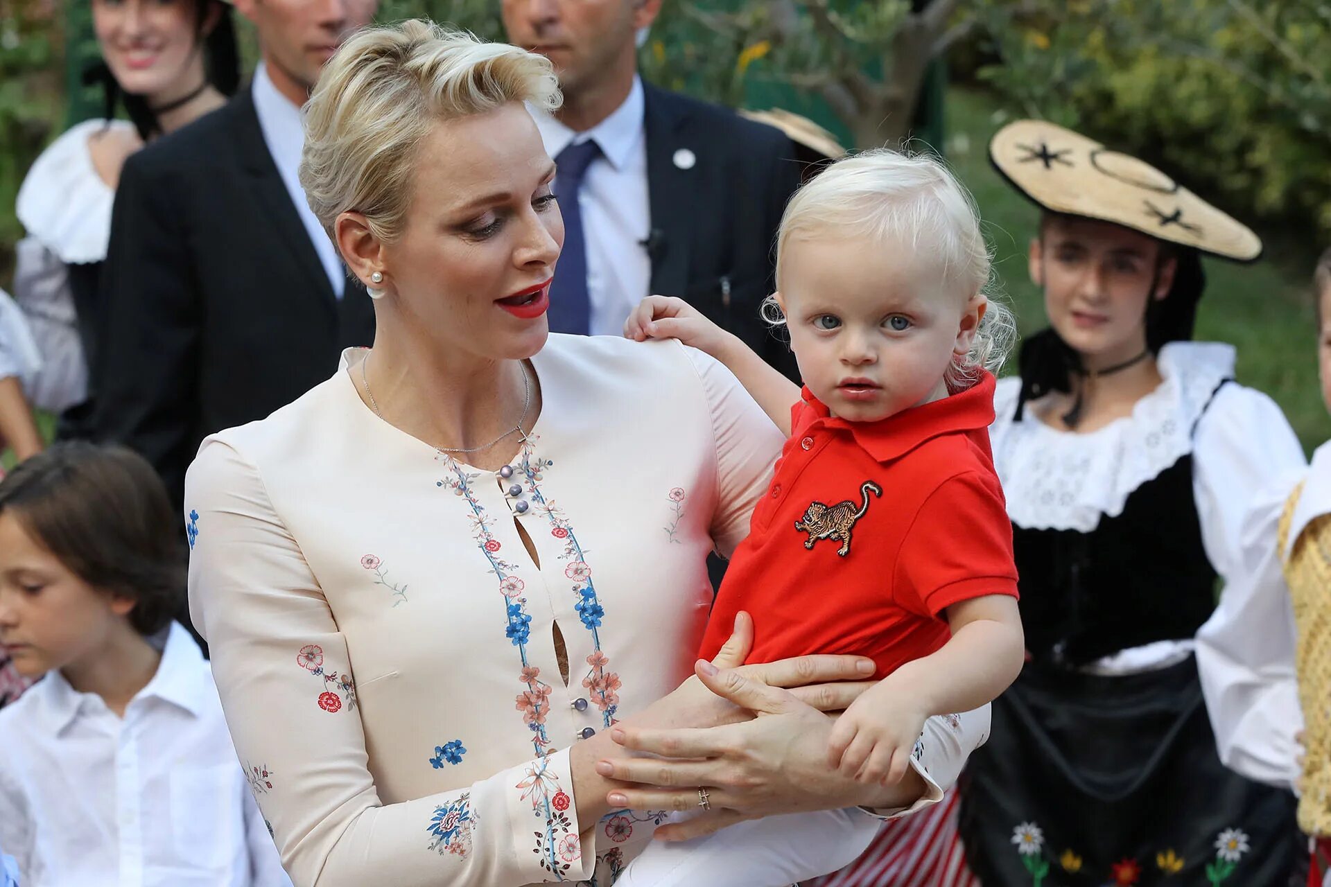 Княгиня монако шарлен свадьба. Шарлин уиттсток 2022. Принц монако. Жена принца монако шарлен. Княгиня монако шарлен и князь.