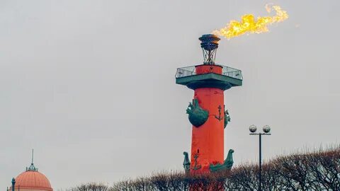 Зажгли ростральные колонны сегодня санкт петербург почему