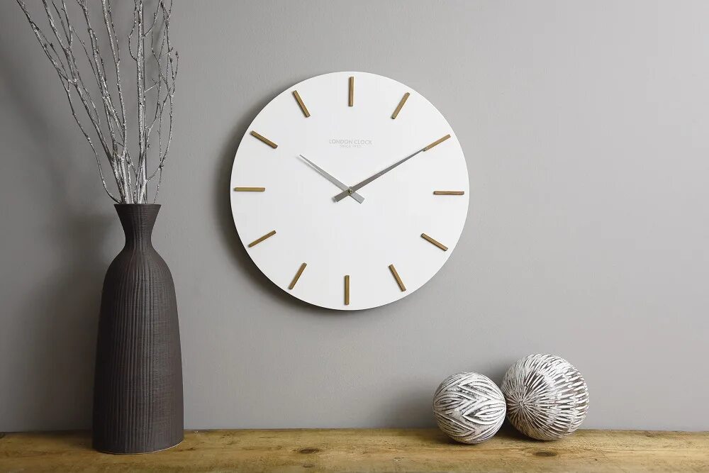 Gapped clock. Часы деревянные крашеные. wall creative clock. round square_wooden_clock. wood clock design.