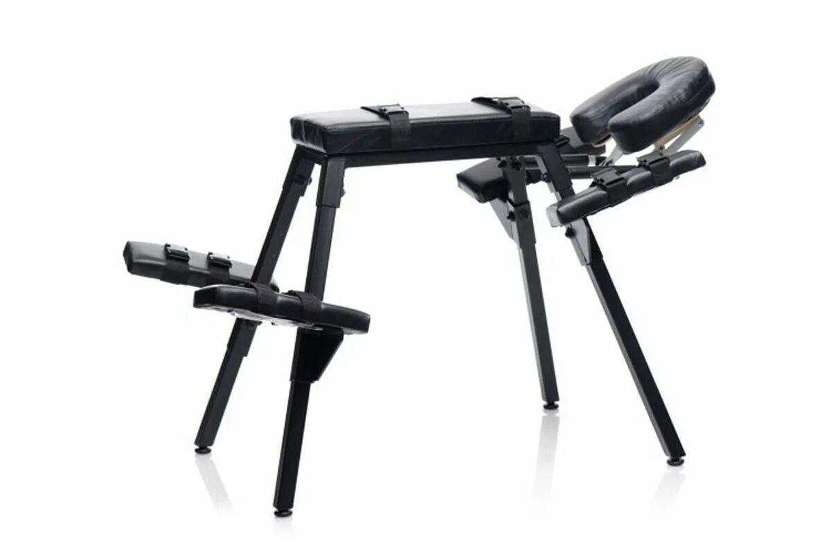 Стул для эротических игр. Скамья для порки бдсм мебель. Столик для порки. Столик для порки. Станок для порки.