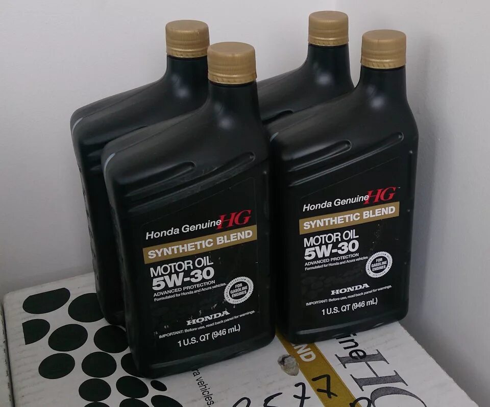 Масло хонда отзывы. Honda Synthetic Blend 5w30. Зонда масло оригинал 5w20. Масло моторное Хонда 5w30. Honda 5w30.