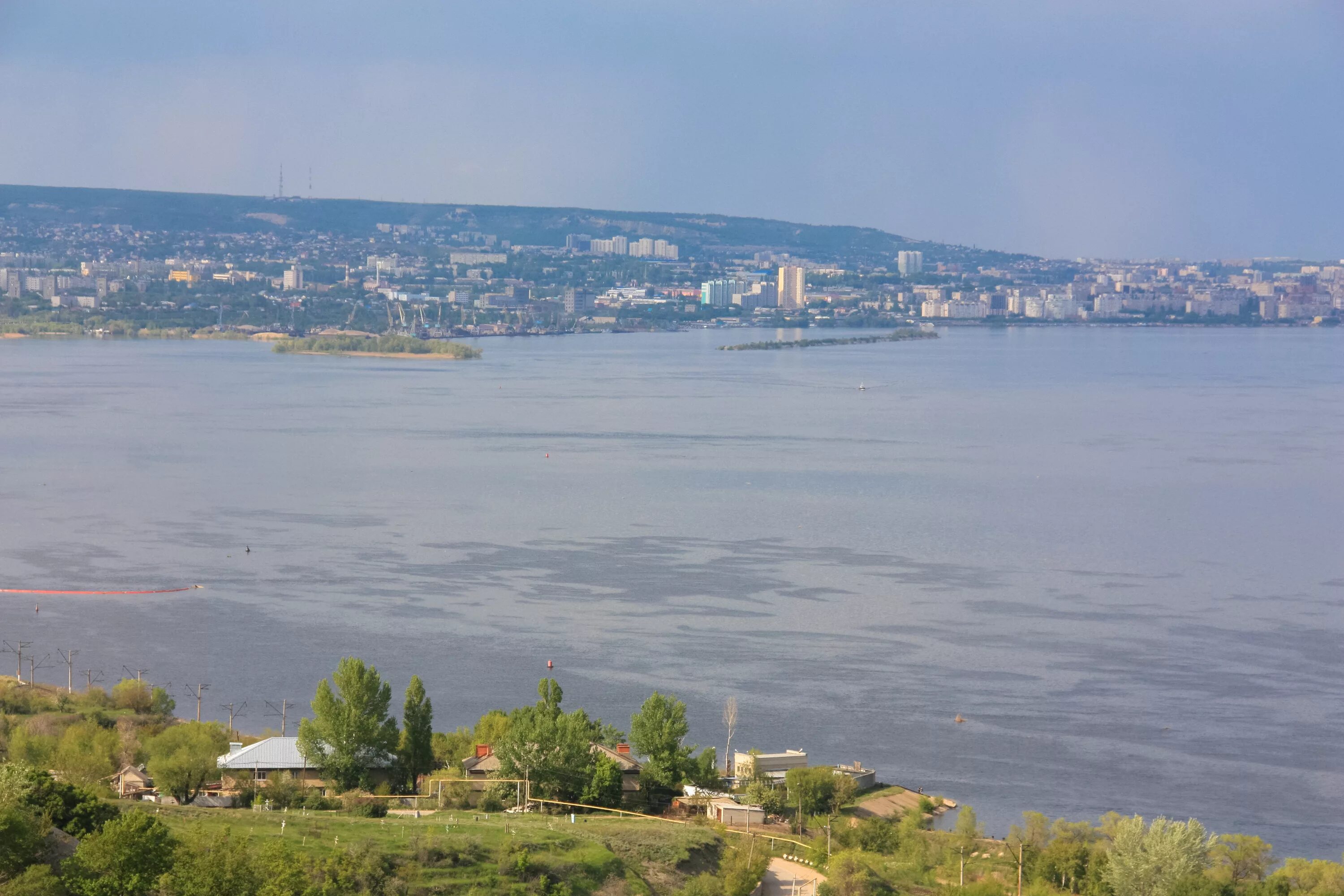 Саратов это город на волге. Река Волга Саратов. Саратов увек Волга. Река Волга Энгельс. Панорама Саратов увек.