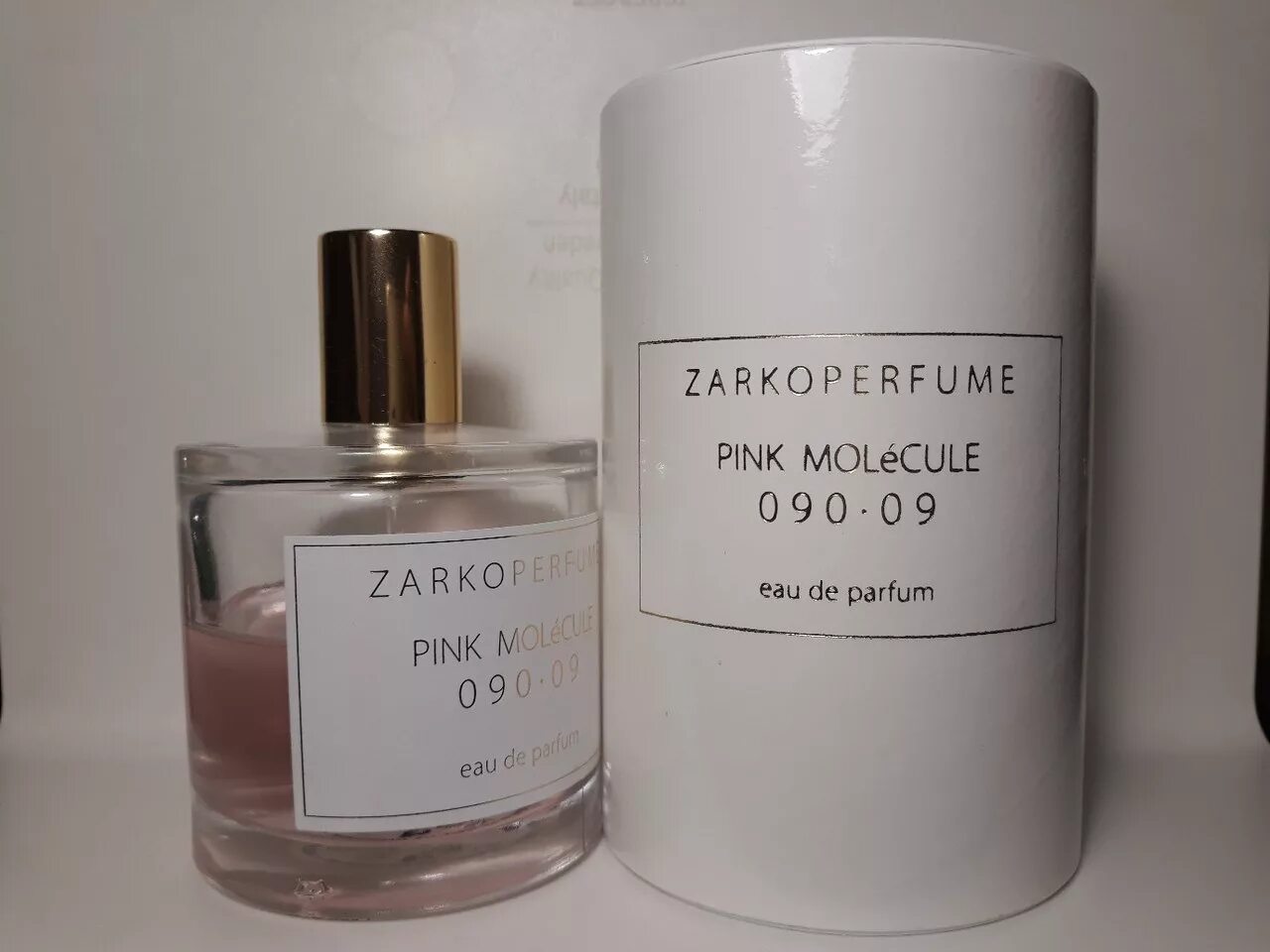 Парфюм летуаль цена. Zarkoperfume Pink molecule 090.09 Unisex. Пинк молекула духи в летуаль. Pink molecule 090 оригинал. Молекула духи женские летуаль.