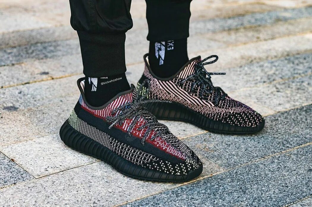 Изи буст би изи. Adidas Yeezy Boost 350. Adidas Yeezy Boost 350 v2. Adidas izi Boost 350. Adidas Yeezy Boost 350 оригинал.