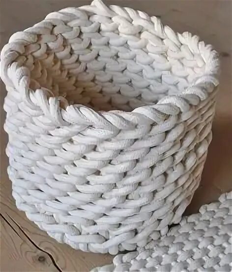 Корзинка крючком ротанг. Корзинка узором ротанг. Вязаные корзинки. Плетеные корзины для вязания. Узоры для корзинок из трикотажной пряжи.
