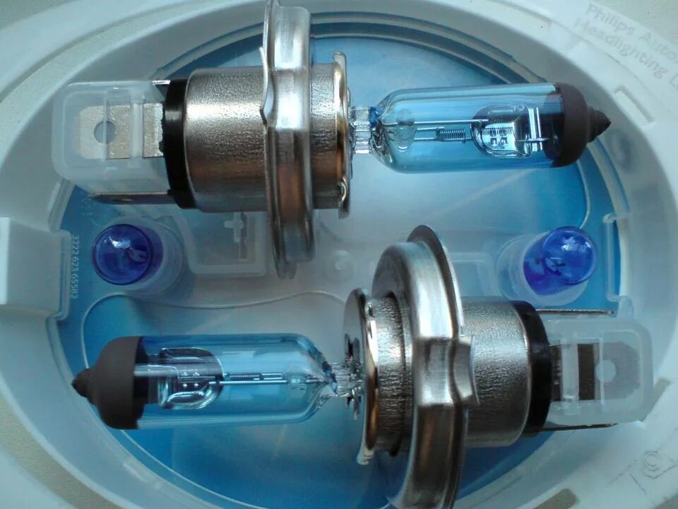 Лампы ваз 2114. Лампы ближнего света ваз 2115 philips. лампочка ближнего света ваз 2114. лампочка на ваз 2114 ближний свет. лампа ваз 2114 ближний дальний.