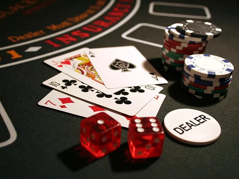 Азартные игры виды. Покер. Фишки для азартных игр. Казино карты. Азартные игры Покер.