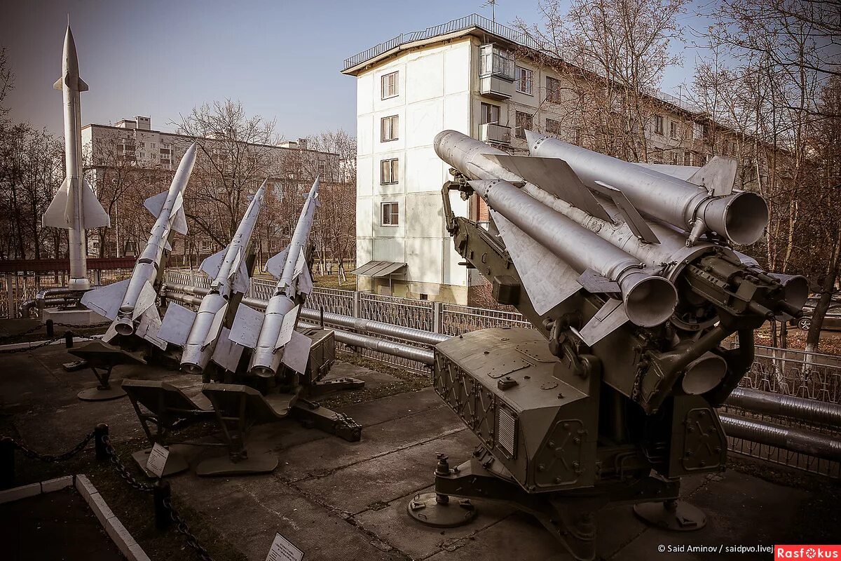 Советское пво. Музей войск ПВО Балашиха. Заря музей войск ПВО Заря. Зенитка с 200. С-200 ЗРК музей войск ПВО.