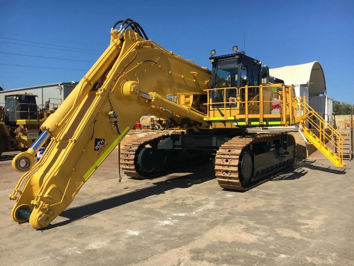 Экскаваторы комацу характеристики. Komatsu 1250. Komatsu pc1250. Коматсу pc1250 экскаватор. Komatsu РС-1250.