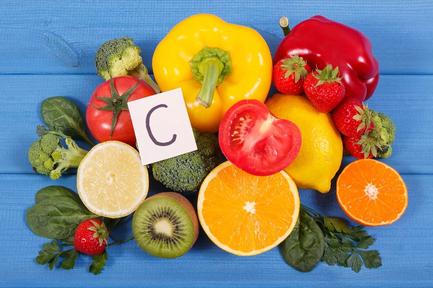 витамин ц какие овощи. витамины в фруктах. пробудкт содержащие витамин с. основной источник витамина с. продукты богаытнф витамином с.
