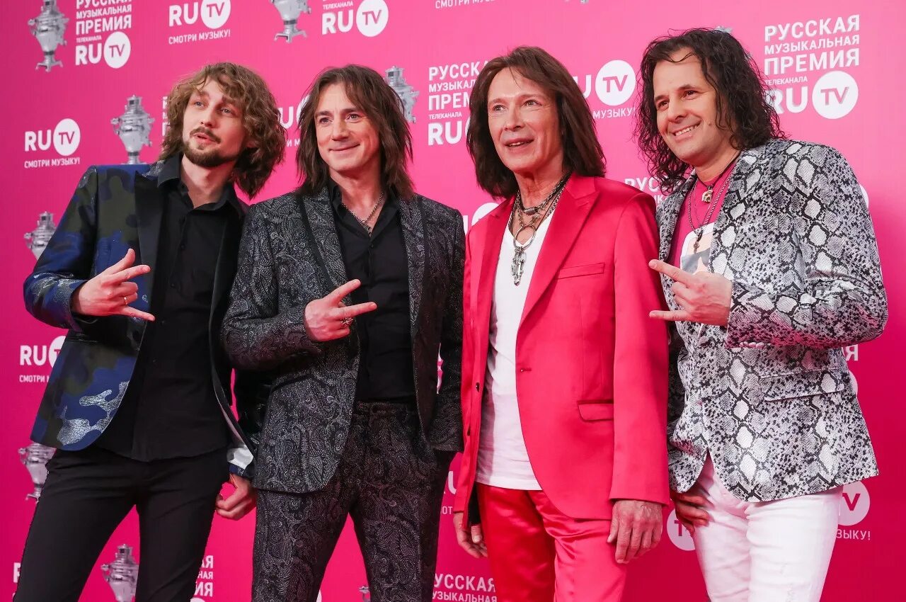 земляне солист андрей храмов 2022. земляне солист. где сейчас солист группы земляне. где сейчас солист группы земляне. игорь романов и владимир киселев земляне.