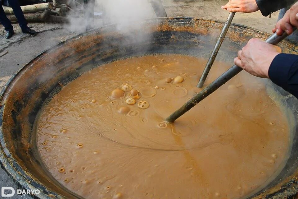 Сумалак что это такое. Сумалак. Вкусный сумаляк. Сумалак фото. Шери Суманак.