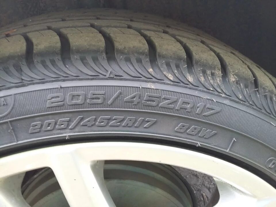 Резина 17 205 35. Резина г 17. Шина (лето) р17 205/50 tigar (ultra high performance) vesta cross. Резина г 17. Bridgestone 215/55 r17 лето.