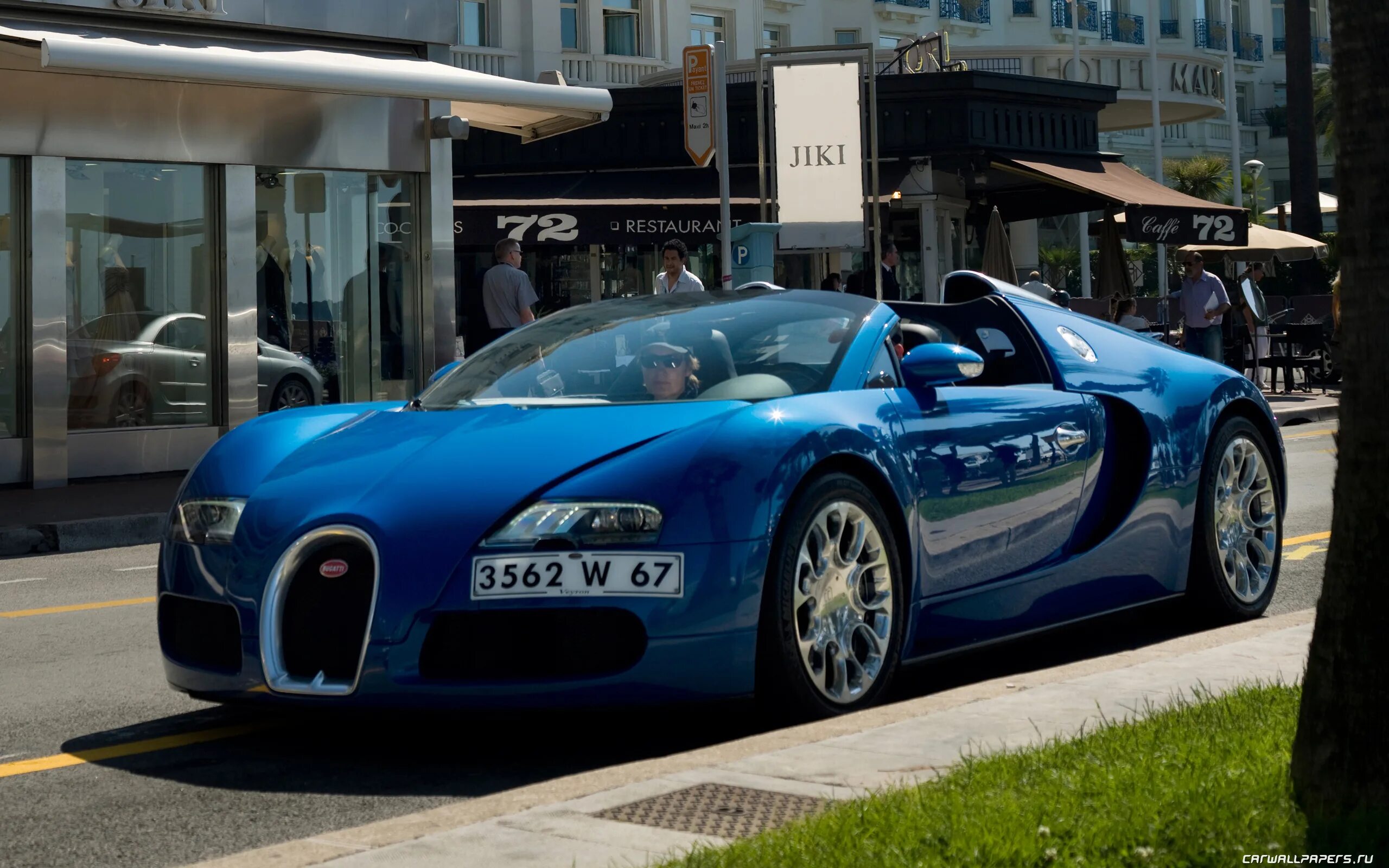 Bugatti veyron grand. Bugatti Veyron Grand Sport (2009). 2008 Bugatti Veyron 16.4 Grand Sport. Bugatti Veyron 16.4. Bugatti Veyron Grand Sport.