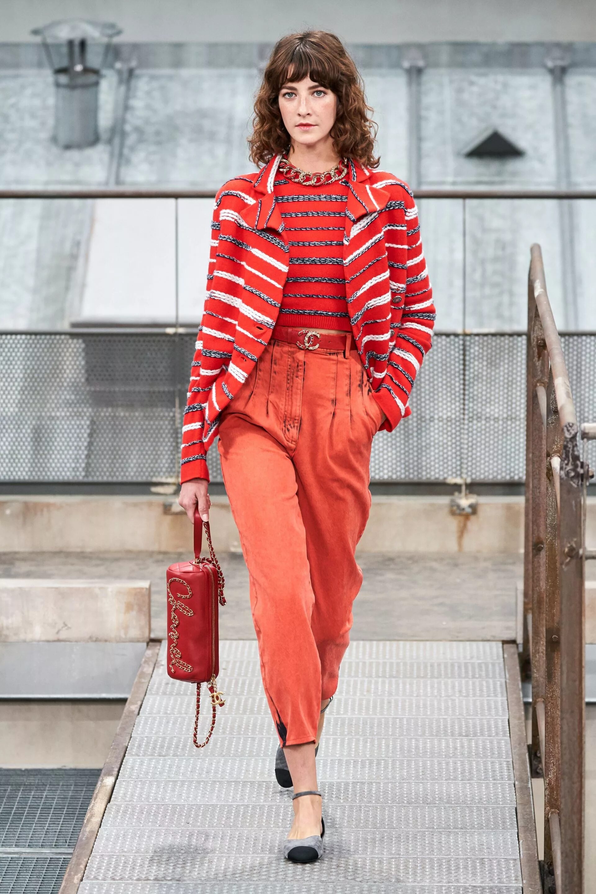 Модно одеваться 2025. Коллекция chanel лето 2025. chanel spring summer 2025.