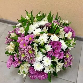За 5 хризантем и 7 гвоздик
