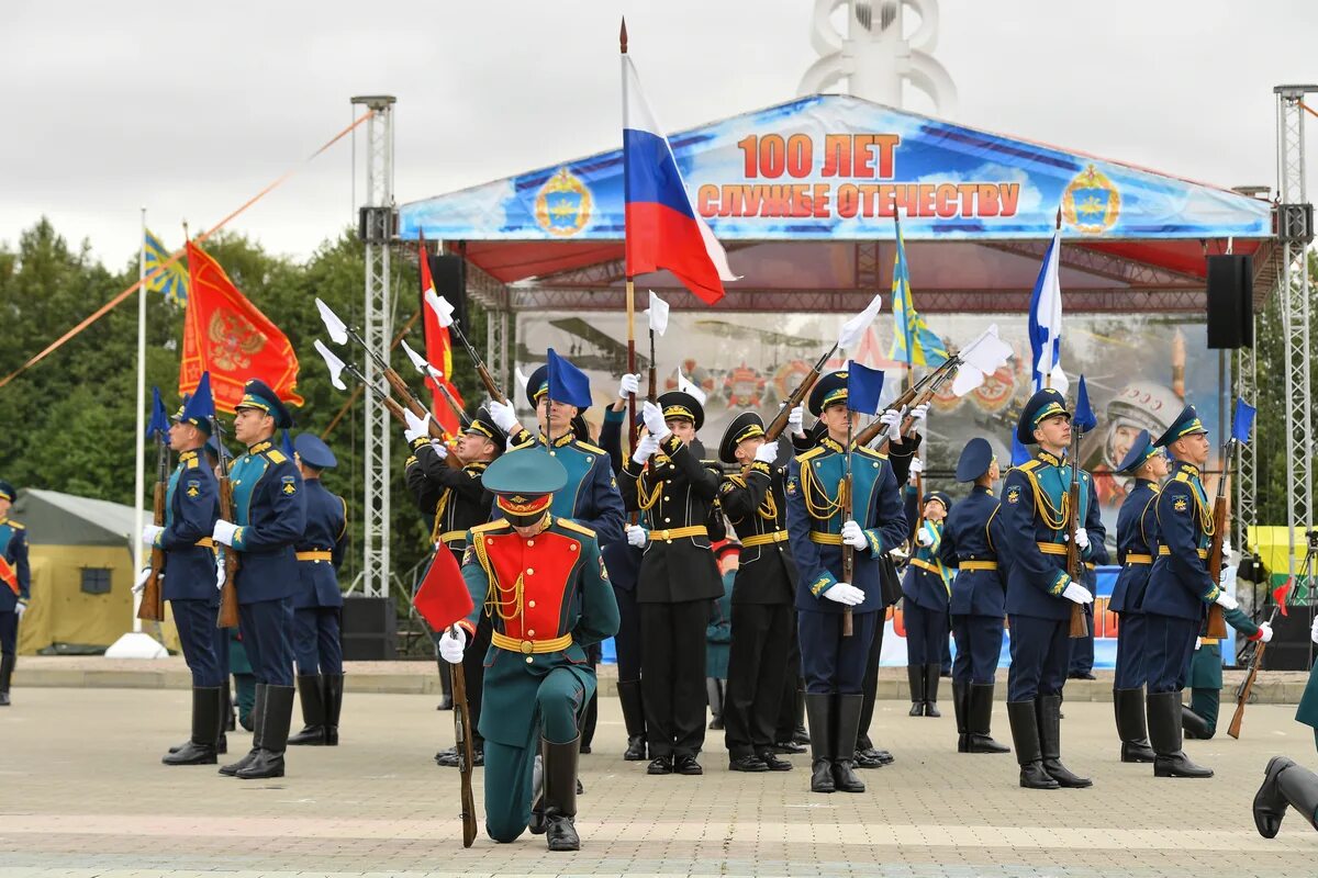 Вунц ввс вва. ВУНЦ ВВС ВВА Воронеж. Военная Академия Воронеж имени Жуковского. 100 Лет ВУНЦ ВВС ВВА Воронеж. Флаг ВУНЦ ВВС ВВА Воронеж.