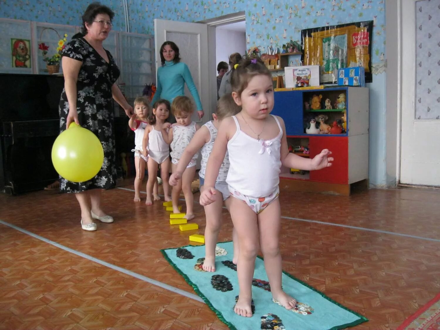 Закаливание младшая группа