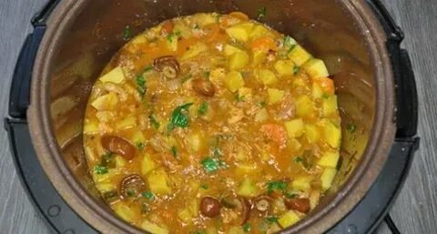 Рагу картошка с капустой и тушенкой
