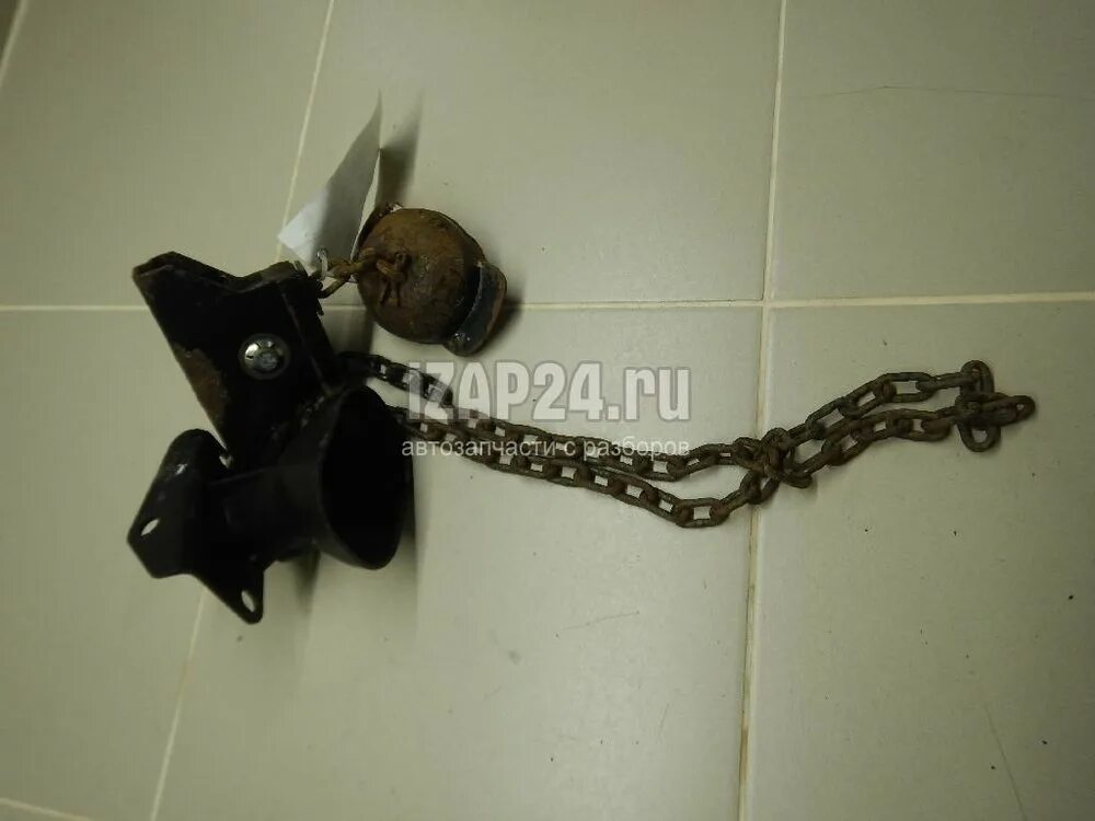 Подъемный механизм запаски паджеро спорт 2. Кронштейн запасного колеса ман тгс. Ключ для подъема запасного колеса инфинити qx80. Подъемный механизм запасного колеса. Механизм подъема запасного колеса форд транзит 20013 года.