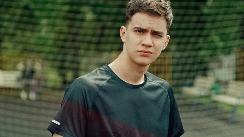 Виталий андреев фил. Трудные подростки сериал 2020. Трудные подростки яна 4 сезон. Как зовут трудных подростков. Трудные подростки 4 сезон лена.