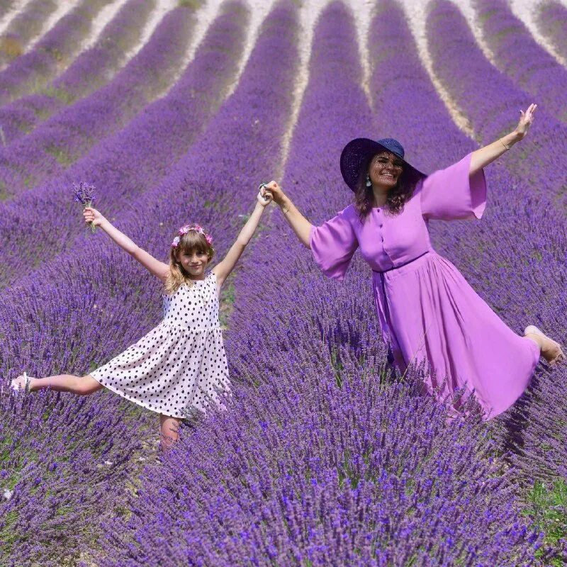 Юлия соболева танцы. Жанна бадоева. Орёл и решка регина тодоренко засветила. Жанна бадоева фото. Босоножки жанна бадоева.