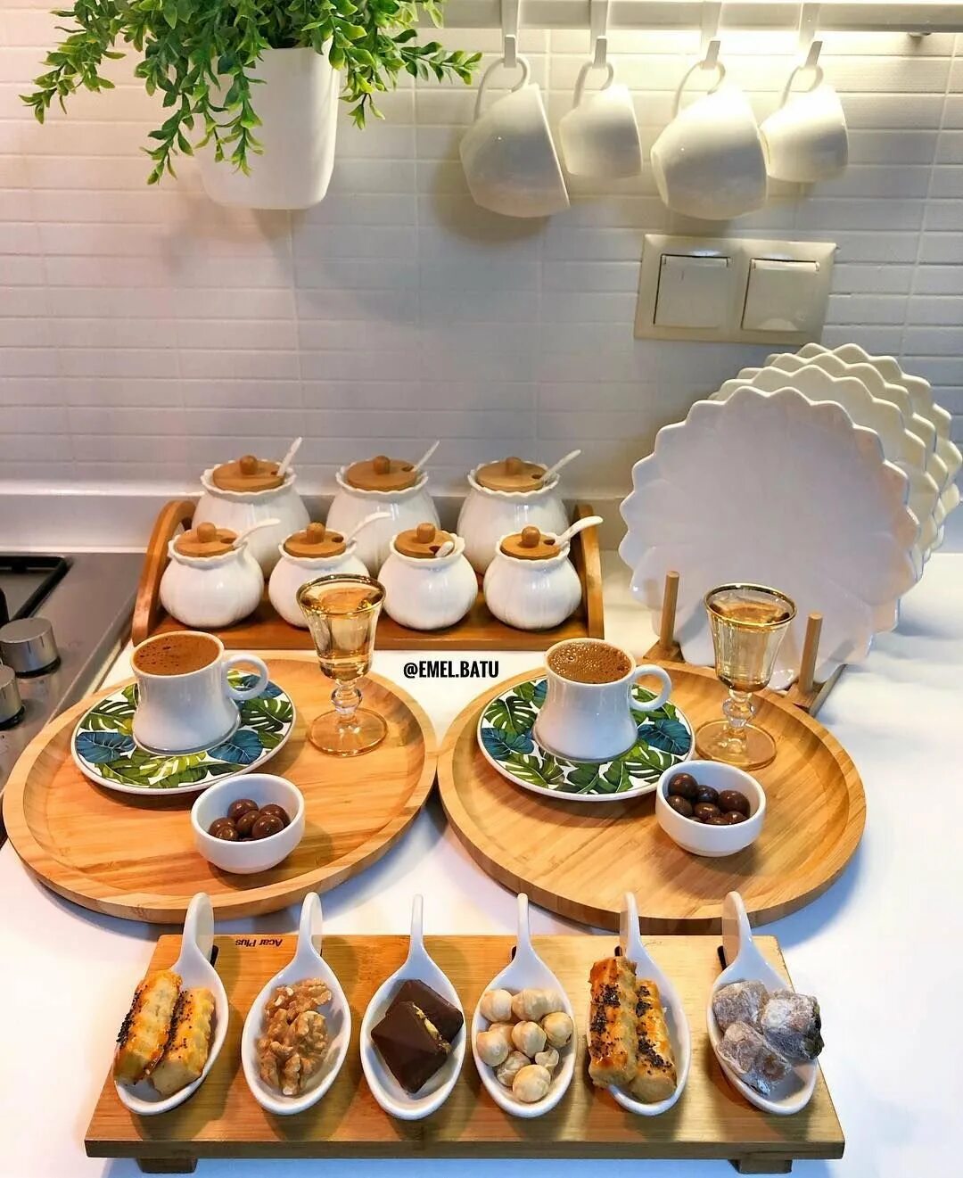 Сервировка стола сервиз люминарк. Японская кухня стол. Красивая посуда для кухни. Сервировка стола люминарк. Сервировка стола домашняя.