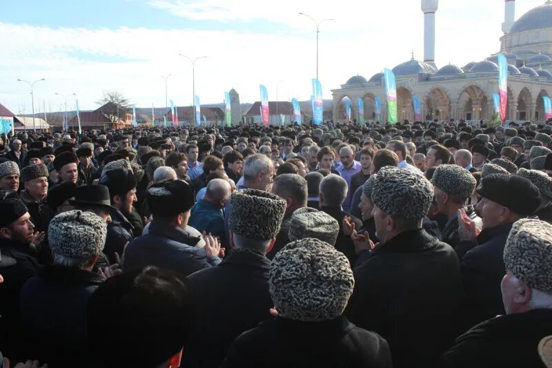 Автуры чеченская республика. Мечеть автуры. Шейх баматгири-хаджи (1овда). Погода автуры. Автуры на 10 дней.