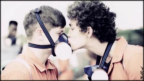 Песня i kissed a boy