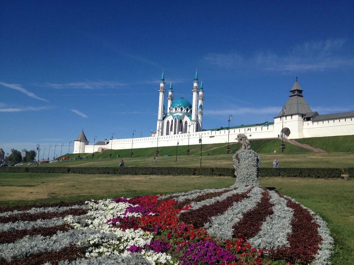 Чем наиболее известен татарстан. Кремль Казань. Историко-архитектурный комплекс Казанский Кремль. Белокаменная крепость». Казанский Кремль. Татарстан Казань Кремль.