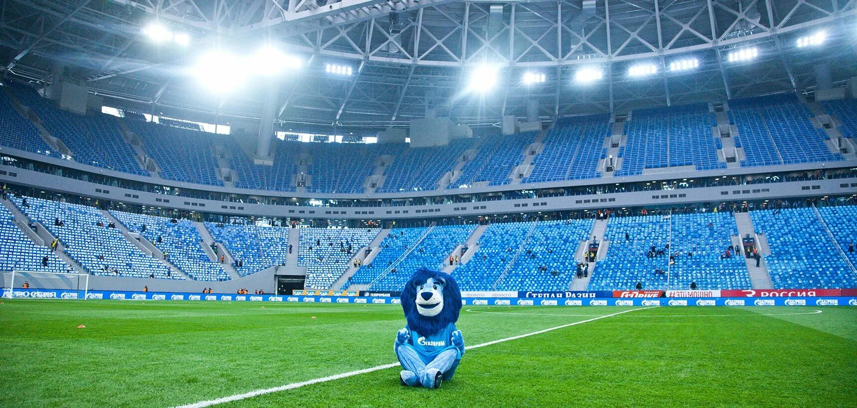 Blue arena. Зенит Арена поле. Стадион Крестовский матч РПЛ. Стадион Динамо Крестовский.