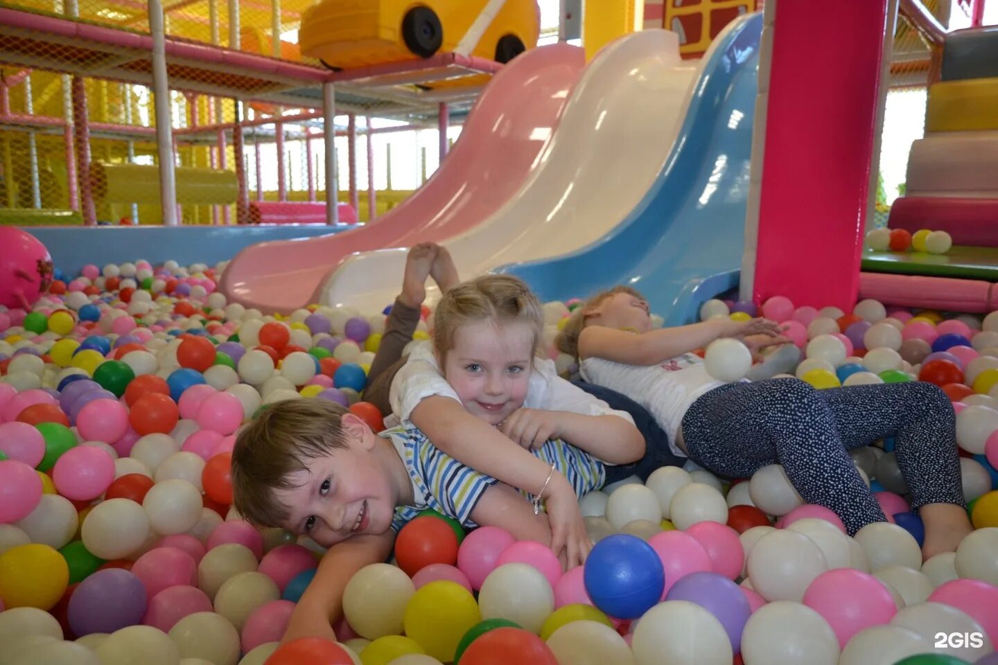 Сафари парк ростов-на-дону стачки 25. Ростов на дону тц сокол сафари парк. Сокол сафари парк ростов. Сафари ростов на дону. Торговый центр парк ростов на дону.