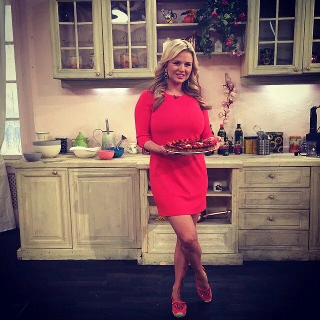 С кем встречается семенович Анна Семенович показала нового бойфренда