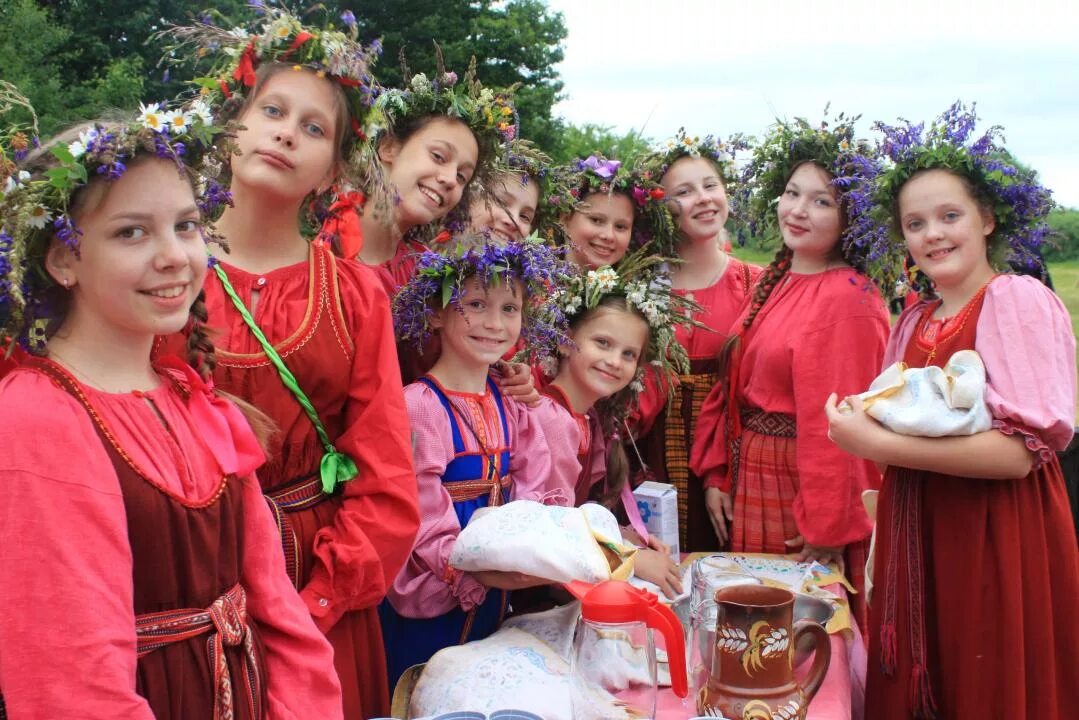 кудесы великий новгород народный коллектив. кудесы великий новгород. новгородский фольклорный театр «кудесы». ансамбль кудесы великий новгород. купалье великий новгород.