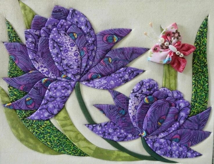 Техники цветов из ткани. Цветочные аппликации из ткани. Тканевая аппликация. Пэчворк цветы. Аппликация из лоскутков ткани.