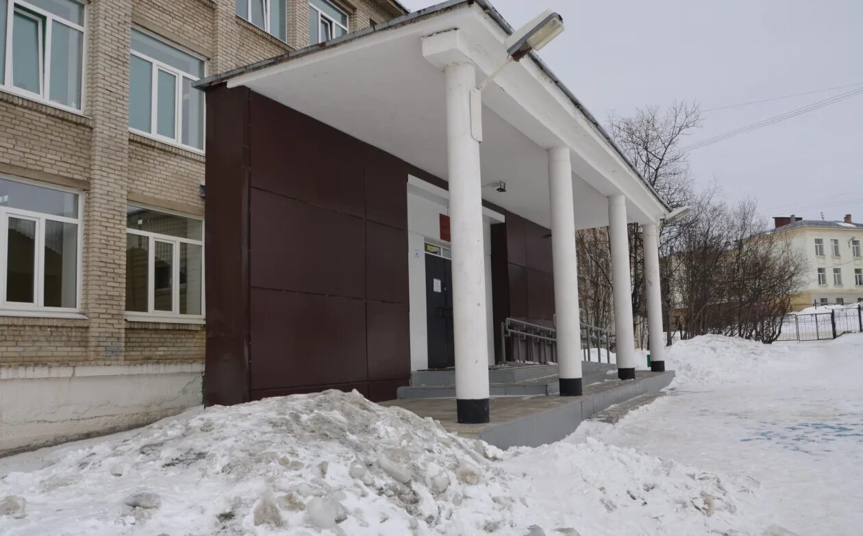 Гимназия 13 аргун. Слушать гимназия номер 13. Гимназия 13 магадан. 13 школа магадан. Слушать гимназия номер 13.