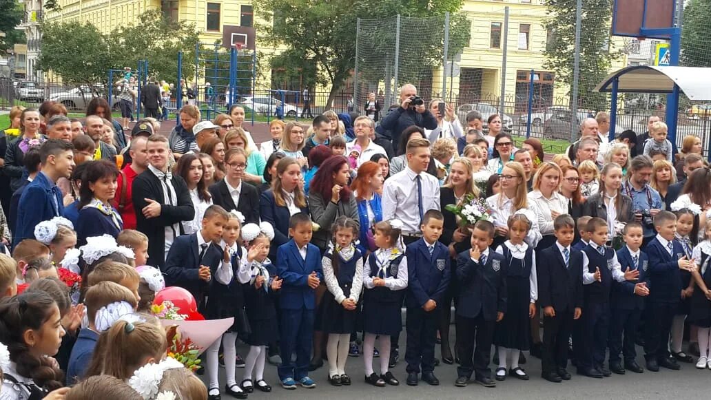 частная школа ювента. русская классическая школа. 126 лицей калининского района спб. школа 5 спб василеостровского района. школа 174 нижний новгород щербинки.