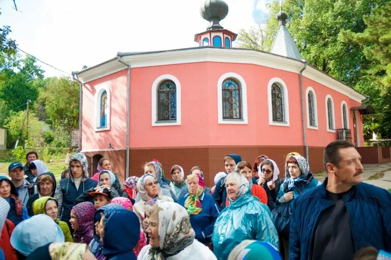 Сайт топловского монастыря. Свято Троице Параскевиевский монастырь Крым. Топловский монастырь в Крыму. Троицк Топловский монастырь. Топловский монастырь настоятель.