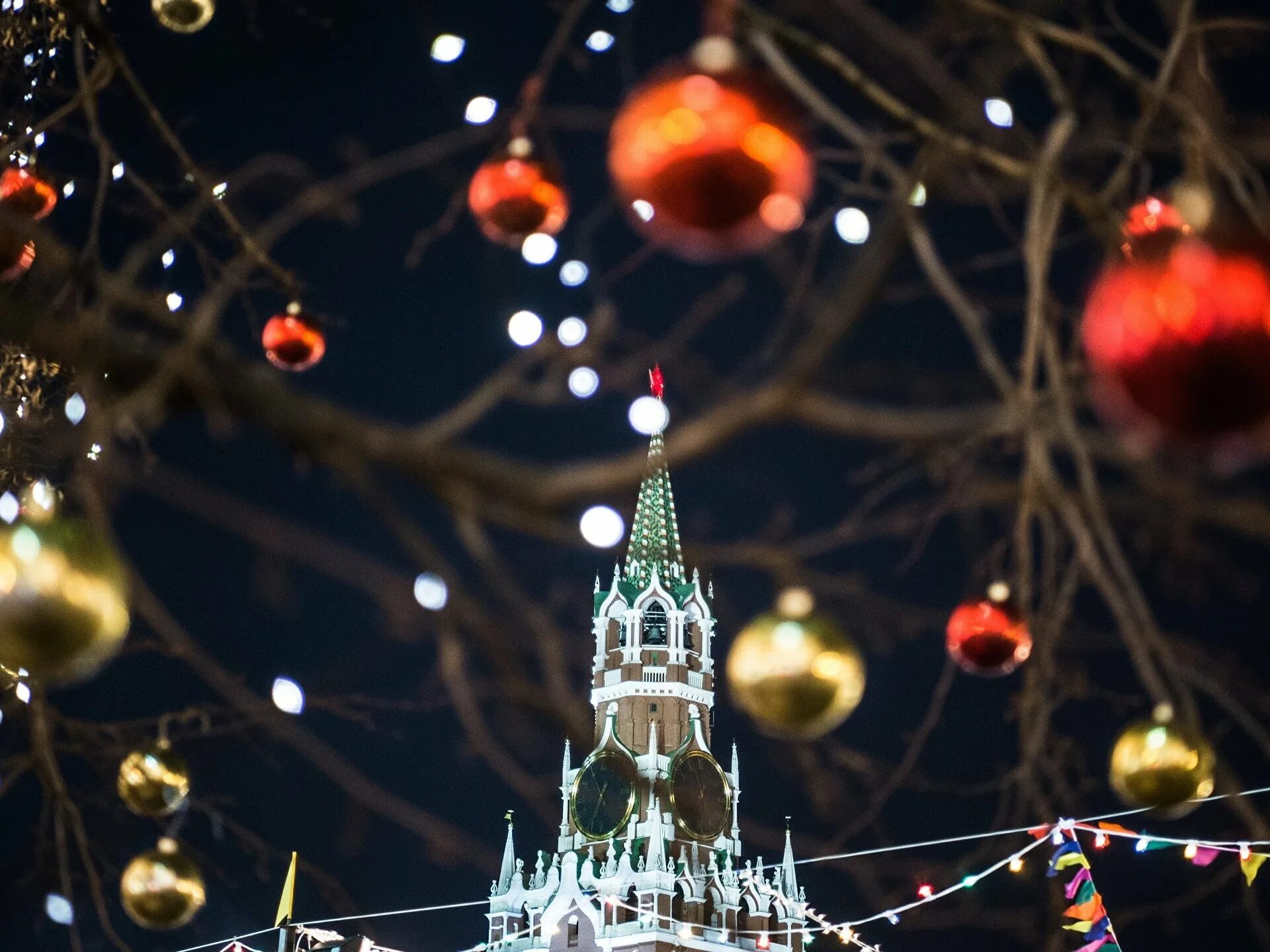 Последняя дата нового года. Новогодняя Москва. Новогодняя красная площадь. Новогодний Кремль. Кремлёвская ёлка на красной площади.