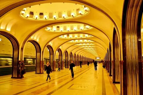 Метро маяковская внутри