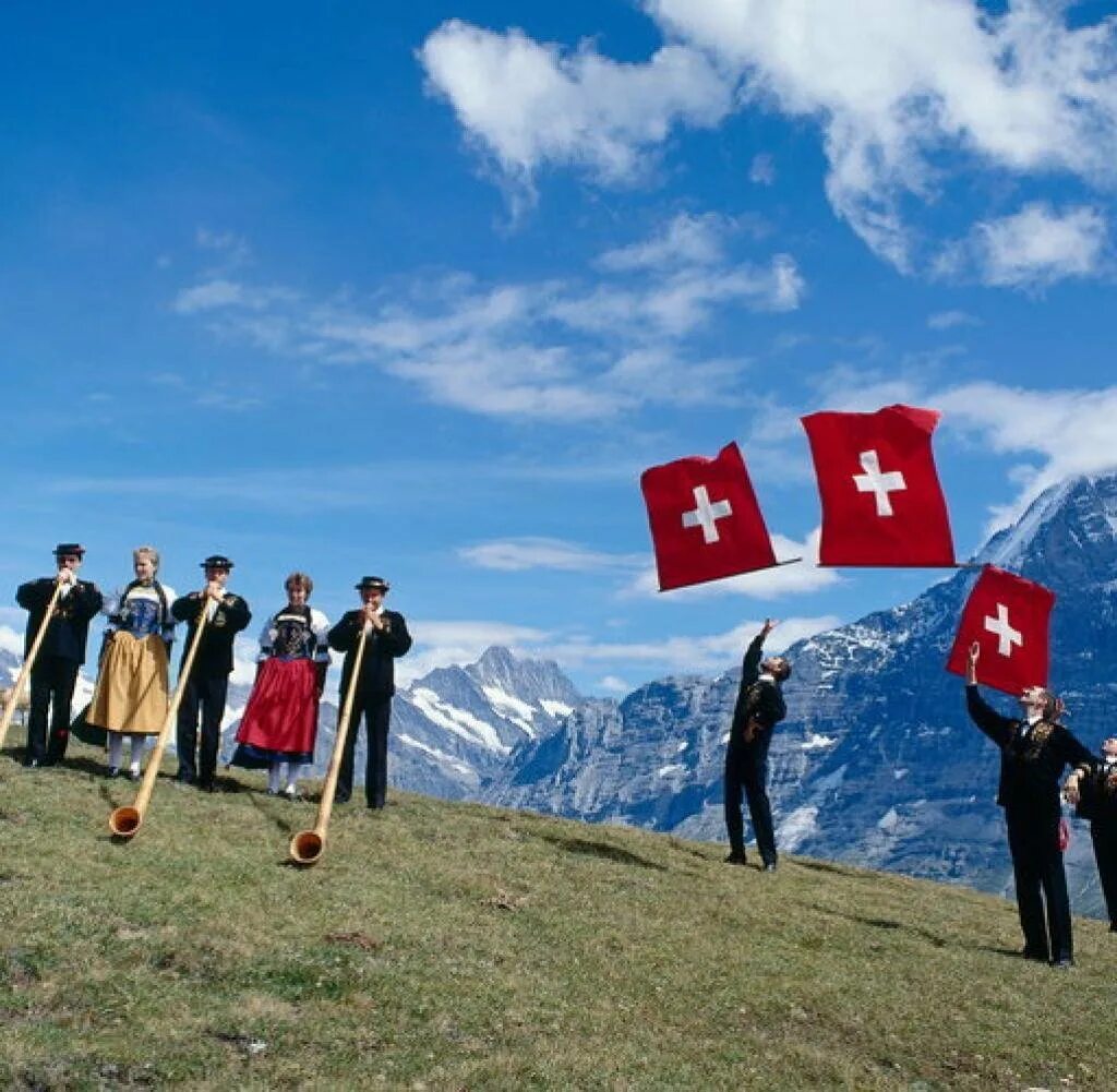 Das schweiz. Швейцария Конфедерация. Национальный праздник Швейцарии. Праздник пшуури Швейцария. 1 Августа в Швейцарии.