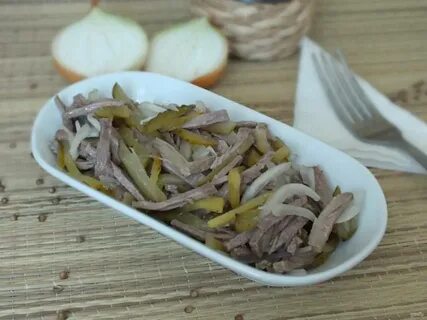 Рецепт шахтерского салата с огурцами и мясом