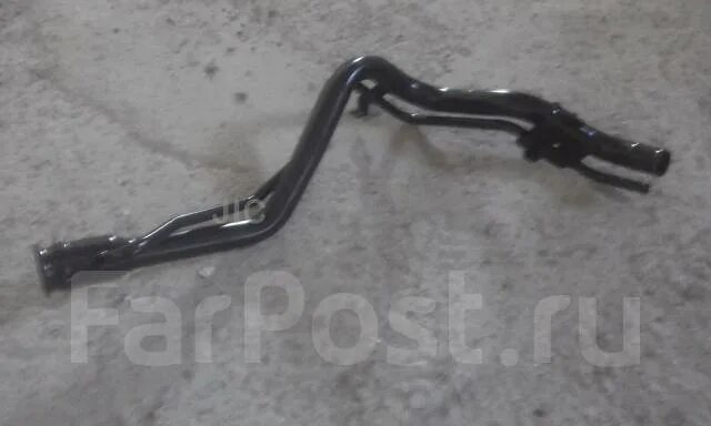 Горловина бака митсубиси галант 9. 6. Mitsubishi mb 348225 горловина топливного бака. Горловина лансер 9. Топливная горловина митсубиси лансер 9.