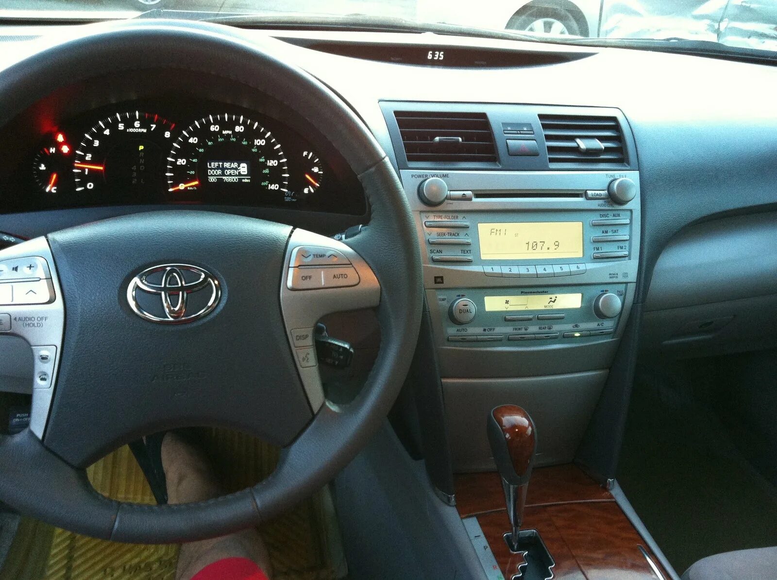Toyota camry 2 le 2008. Camry 50 кузов салон. Toyota camry панель. Панель тойота камри 55. Toyota camry 50 салон.
