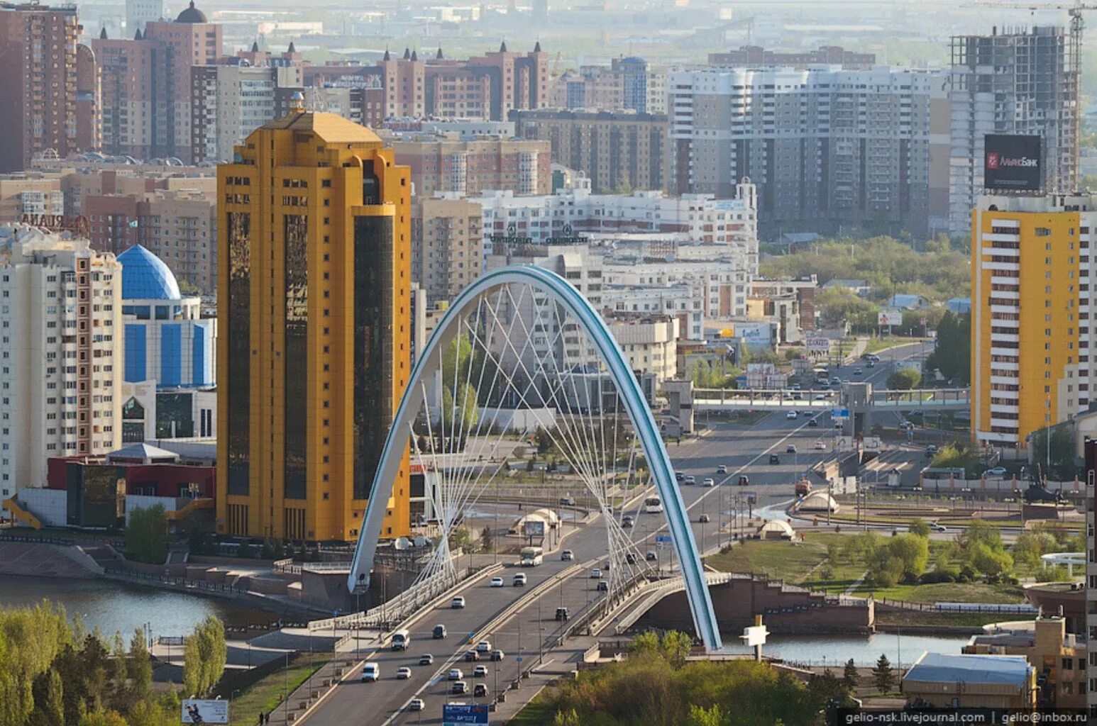 Столица казахстана азербайджан. Нурсултан Астана. Нурсултан Астана с высоты птичьего полета. Бизнес центр Астана Тауэр.