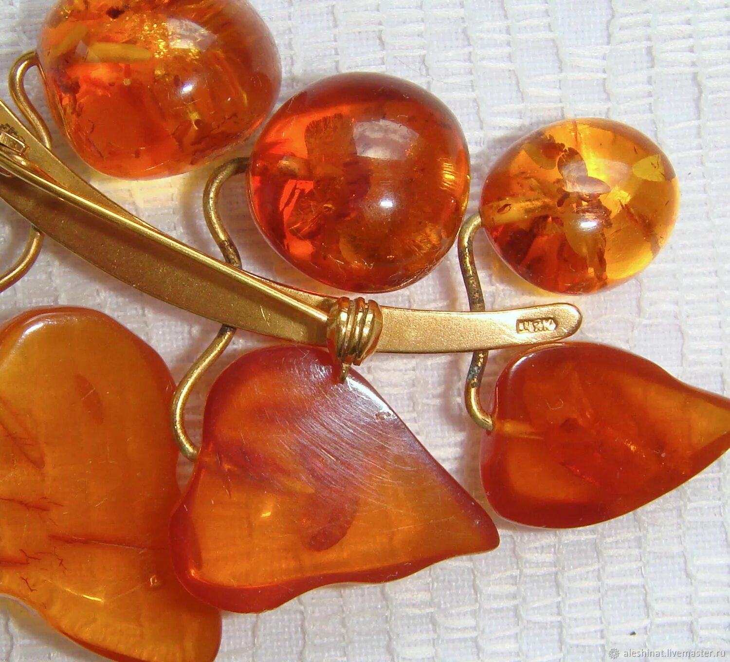 Брошь серебро янтарь ссср. Брошь янтарь винтаж. Брошь серебро янтарь ссср. Брошь янтарь винтаж ссср. Янтарная брошь желуди.
