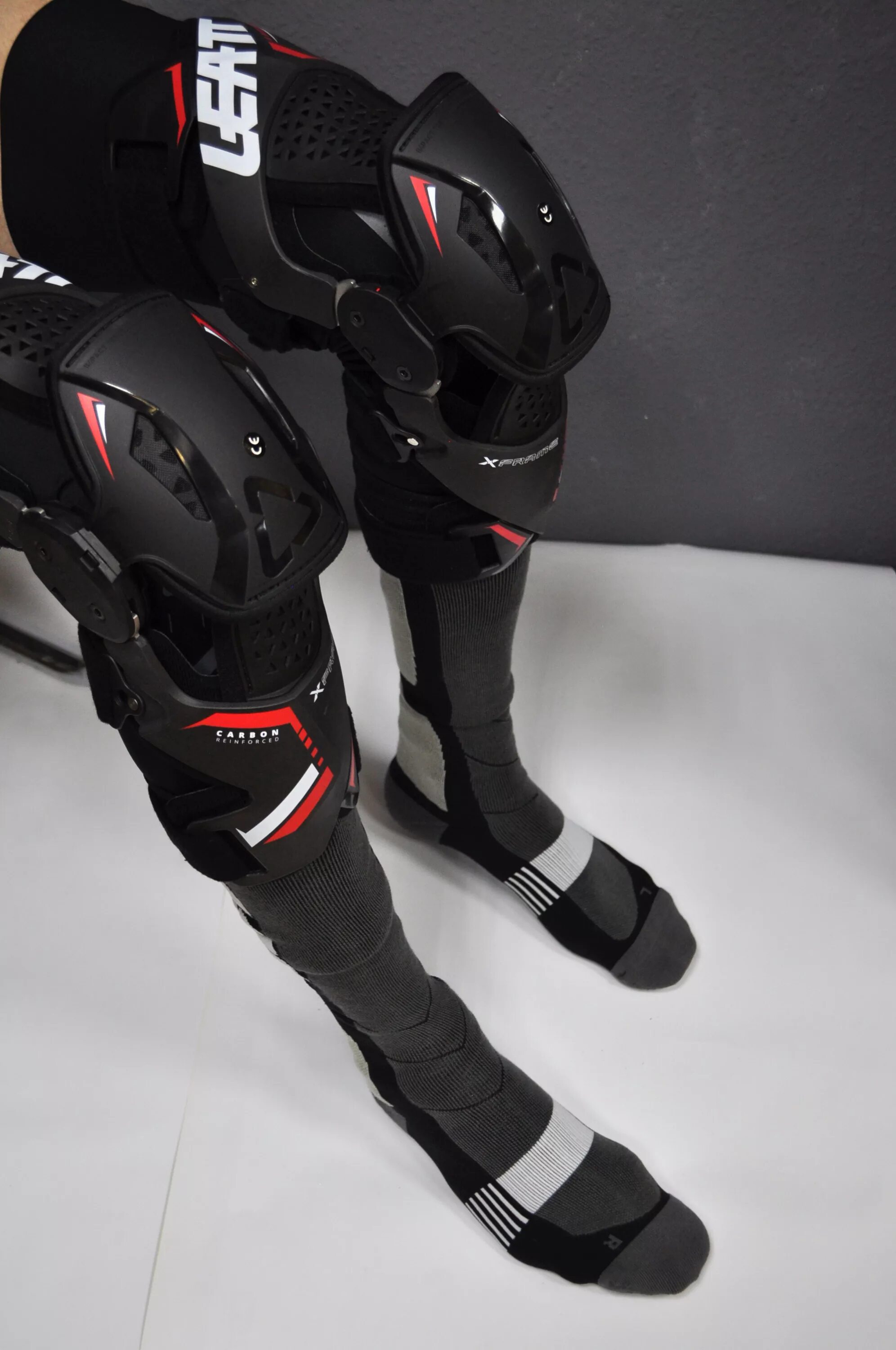 Leatt x frame. Leatt knee brace x-frame hybrid размерная сетка. Leatt x frame. Брейсы leatt z-frame. Наколенники брейсы leatt knee brace x-frame hybrid.