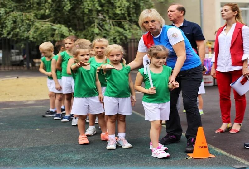 Детский массовый спорт. Спортивно-массовых мероприятий в образовательных учреждениях. Детское спортивное массовое мероприятие фото. Съемка спортивно-массовых мероприятий СПБ.